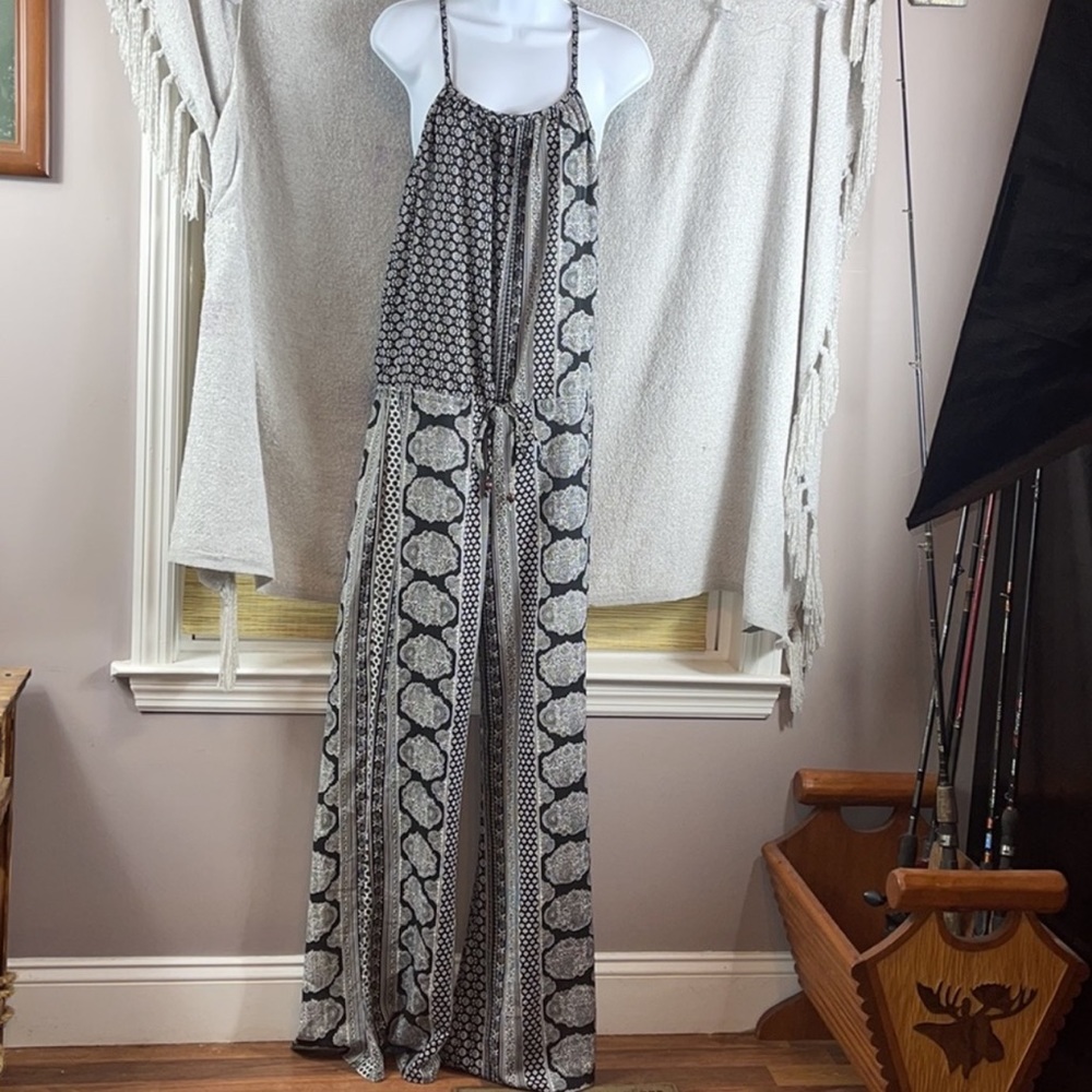NWT. Elan Women’s Large black/white jumpsuit